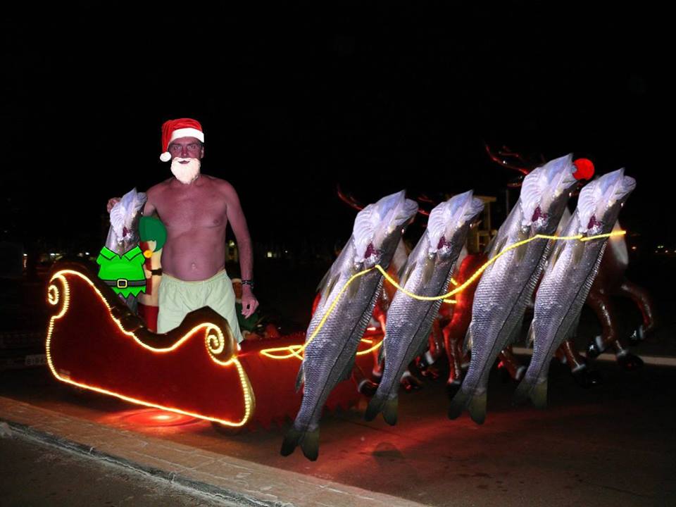 Bolsonaro com peixe na mão em vários lugares — #MUSEUdeMEMES